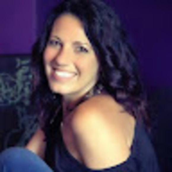 Meet your Posher, Sarina - Picture 1 of 1